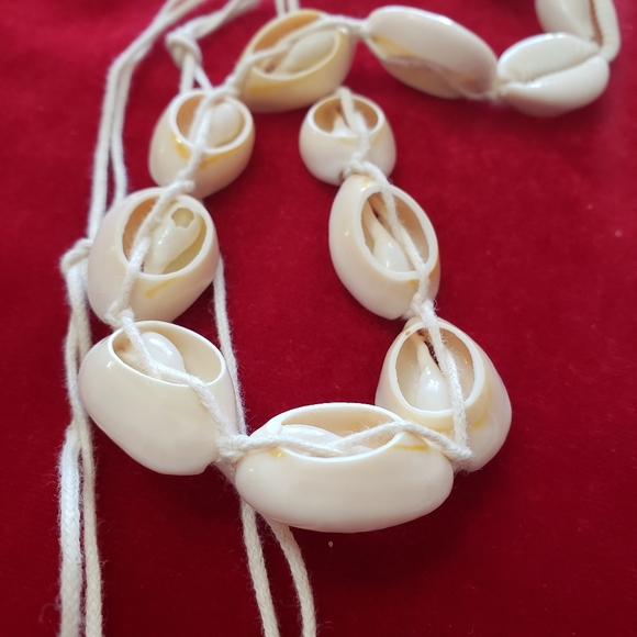 Sea shell Necklace and bracelet - Picture 6 of 7